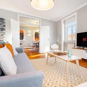 whome-aq2-prime-location-luxury-for-family-friends.hotels-lisbon-portugal.com/